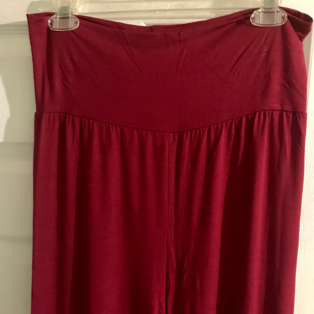 Cute wine palazzo pants - size large - NWOT